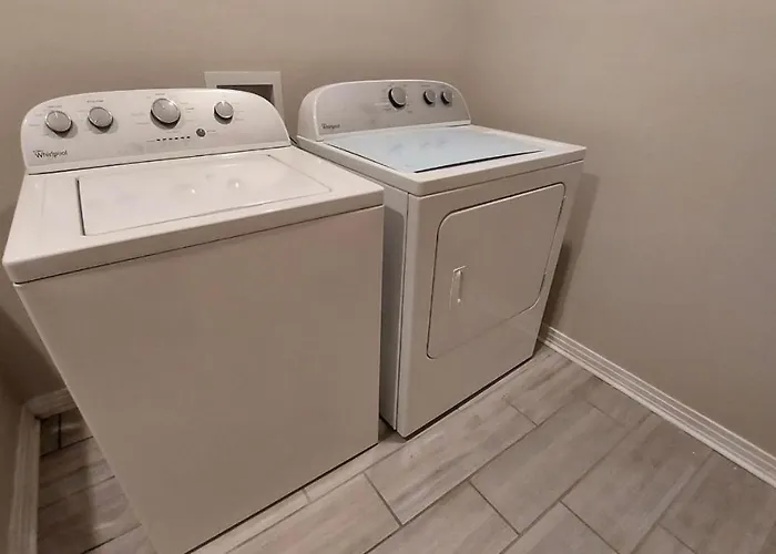 King Bed-pet Friendly- Sleeps 7- Close To Everything-tcu-magnolia-cultural District-hospitals-at&t Stadium *