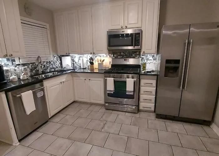King Bed-pet Friendly- Sleeps 7- Close To Everything-tcu-magnolia-cultural District-hospitals-at&t Stadium